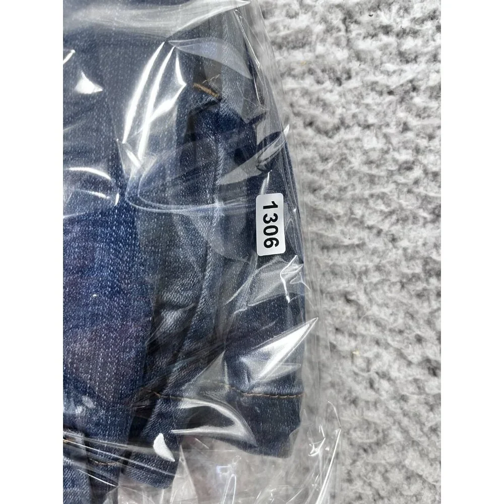 Women's Lee Dark Wash Straight Fit Denim Chino Shorts Size 12 - Picture 9 of 9